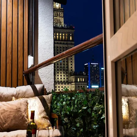 Glamourous 2-bedroom With A Balcony, Heavenly View Of The Palace Only 3 Min To Station, Metro *