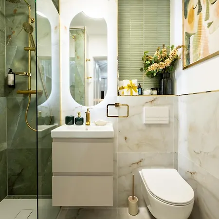 Apartman Glamourous 2-bedroom With A Balcony, Heavenly View Of The Palace Only 3 Min To Station, Metro