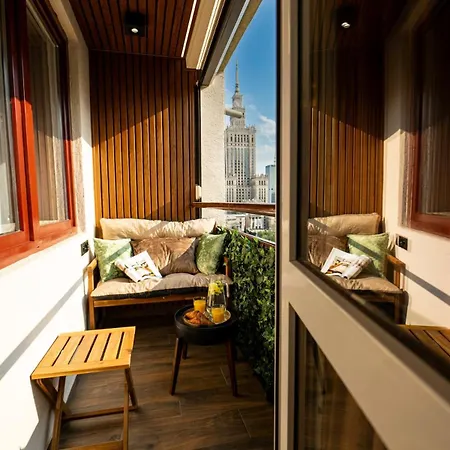 Glamourous 2-bedroom With A Balcony, Heavenly View Of The Palace Only 3 Min To Station, Metro *