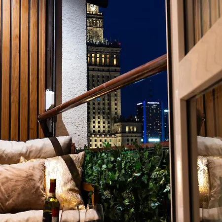 Glamourous 2-bedroom With A Balcony, Heavenly View Of The Palace Only 3 Min To Station, Metro