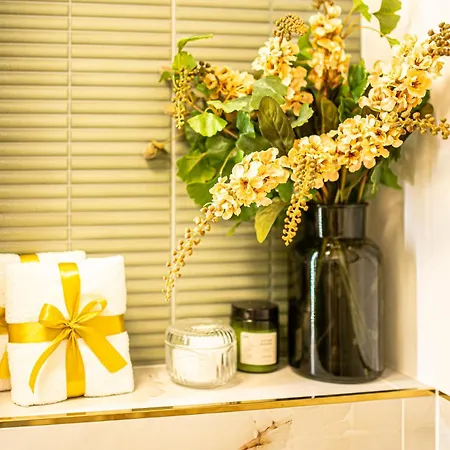 Apartman Glamourous 2-bedroom With A Balcony, Heavenly View Of The Palace Only 3 Min To Station, Metro